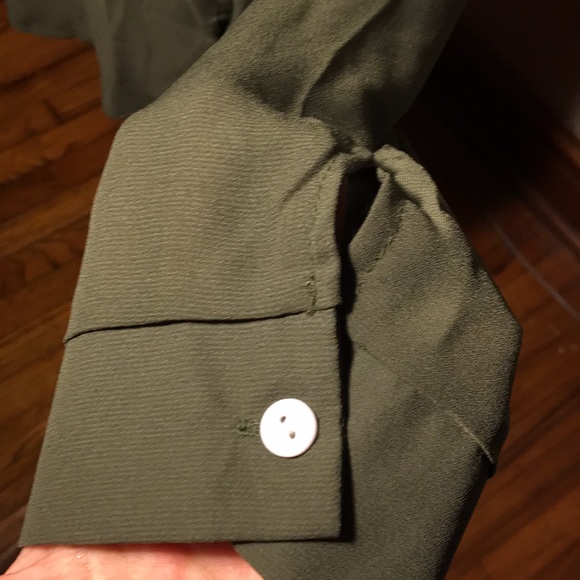 Olive green roll up sleeve blouse. Large. Pockets. - Picture 6 of 7